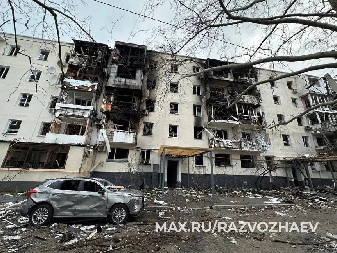 В Севастополе продолжаются аварийно-спасательные работы после взрыва в многоэтажном доме на улице Павла Корчагина, 14 | Сетка — социальная сеть от hh.ru