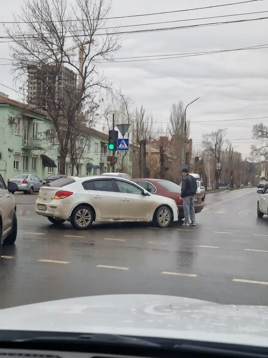 ДТП на перекрестке Розы и Богдана | Сетка — социальная сеть от hh.ru