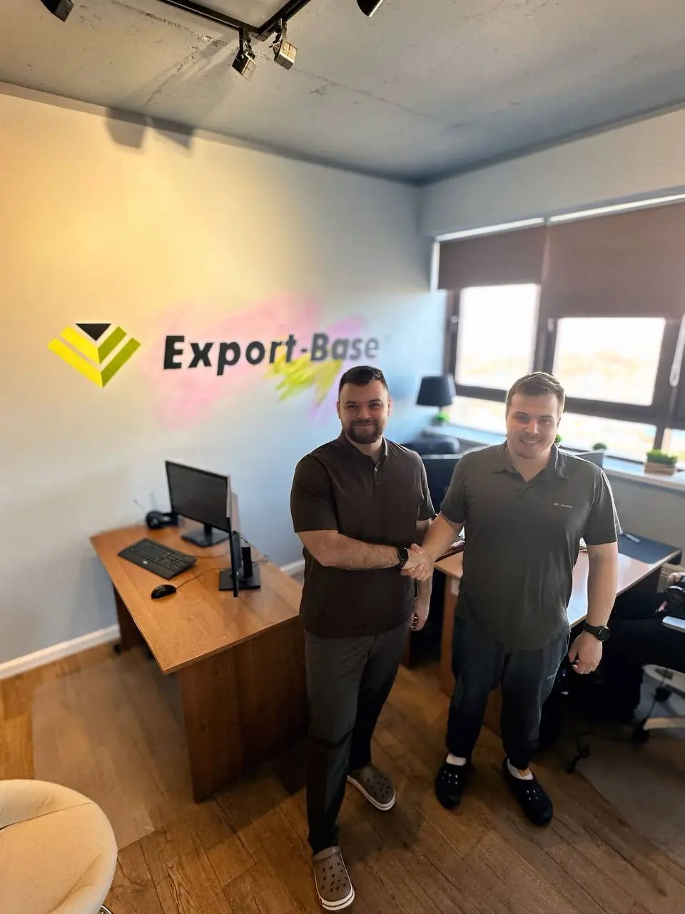 Сегодня побывал в офисе у компании Export-base.ru.
Светлана написала мне, что посмотрели мое видео про базы, и оказалось, что мы находимся в одном городе - Ярославле.
Познакомился с основателями | Сетка — социальная сеть от hh.ru