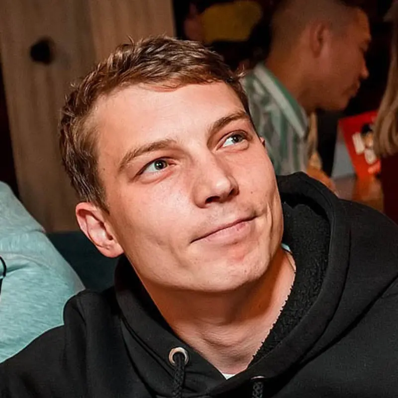 Олег Удалов