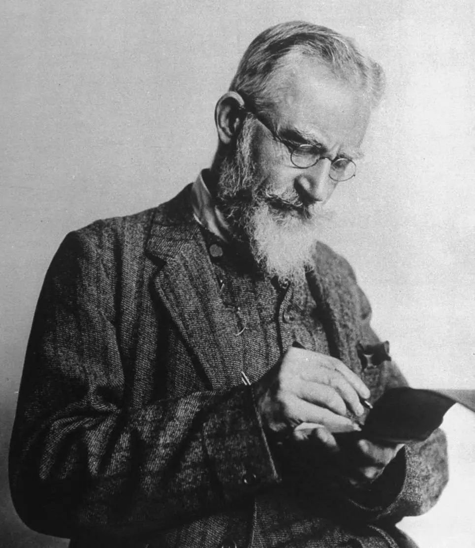 🖊 Бернард Шоу
Стрaнный люд пошёл нынчe. Гадости дeлaют друг другу, а прощeния проcят у Богa.
#цитата | Сетка — социальная сеть от hh.ru