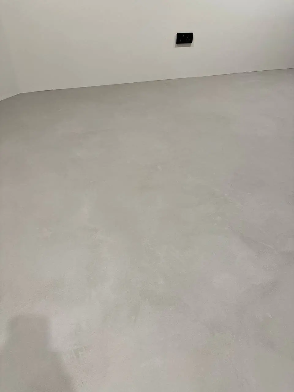 ✨ Микроцемент когда нужен современный, прочный и действительно практичный интерьер
Микроцемент - это многокомпонентное декоративное покрытие, в состав которого входят:
🪨 цемент тонкого помола
🔬 полиме... | Сетка — социальная сеть от hh.ru