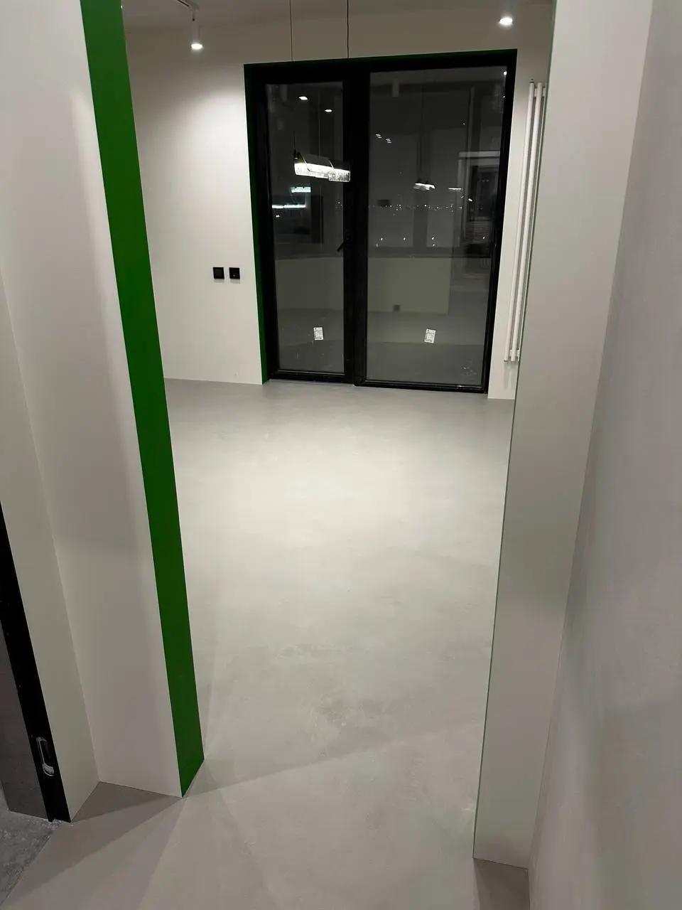 ✨ Микроцемент когда нужен современный, прочный и действительно практичный интерьер
Микроцемент - это многокомпонентное декоративное покрытие, в состав которого входят:
🪨 цемент тонкого помола
🔬 полиме... | Сетка — социальная сеть от hh.ru