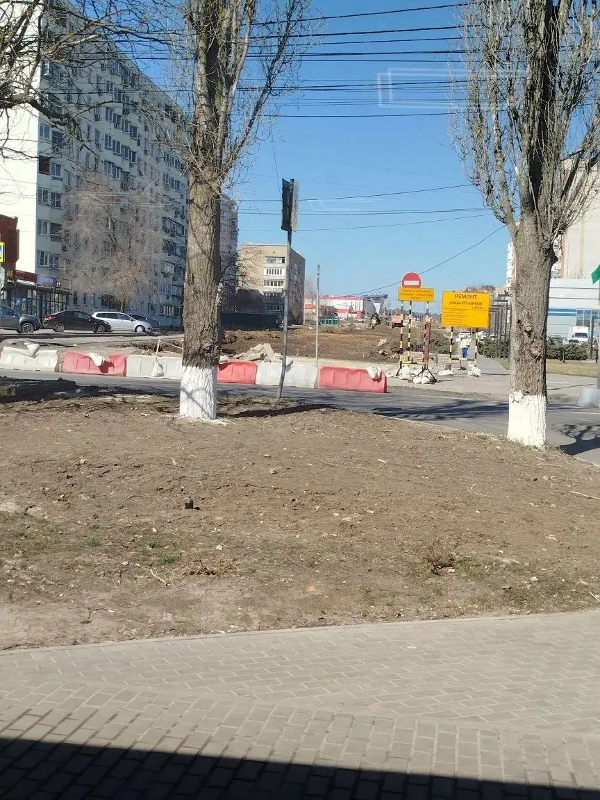 Сижу и смотрю как старая дорога по которой мы ездили годами просто перестала существовать. Ее переделывают на четырехполостную в связи с строительством нового района | Сетка — социальная сеть от hh.ru