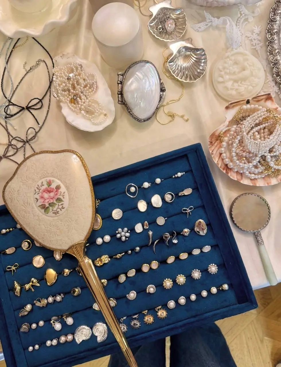 🛍️ Бесплатный маркет локальных брендов в роскошной Усадьбе Барышниковых
28 и 29 марта
Вас ждут уникальные товары: одежда, косметика, аксессуары, духи, а также восхитительная атмосфера особняка 18-19 в... | Сетка — социальная сеть от hh.ru