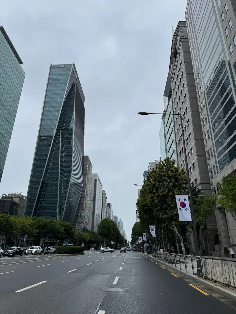 🇰🇷 Южная Корея, Сеул
Кто рано встаёт, у того был суперкомфортный азиатский перелёт с пивом и вкусностями | Сетка — социальная сеть от hh.ru