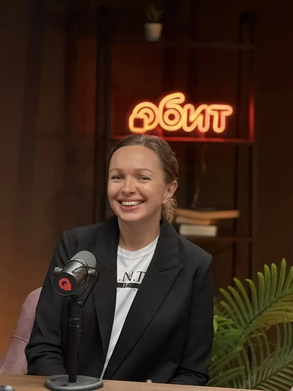 🎙 А.Н.Т. на съемках
подкаста ОБ ИТ компании «ОБИТ».
HR-тренды в IT. Рынок работодателя, но есть нюанс…
Екатерина Овчинникова, генеральный директор А.Н.Т | Сетка — социальная сеть от hh.ru