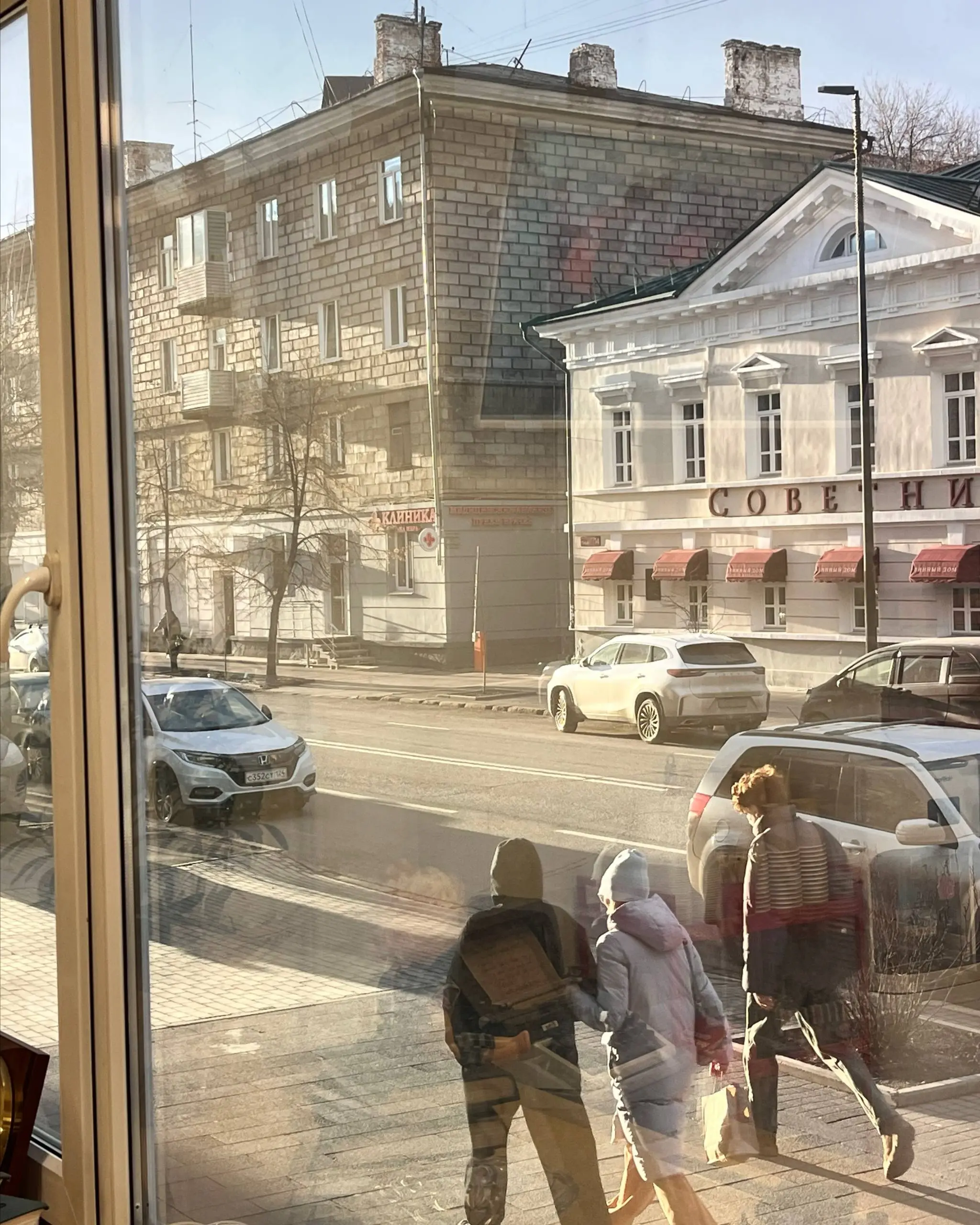 городской ретрит продолжается
чистил соцсети дома, в
гостях в Красном кресте,
у бабушки, затем с ней в
магазине, пока добавился
возврата за плохой фарш,
в общем, победа за нами 😂
что делал в Красном к... | Сетка — социальная сеть от hh.ru
