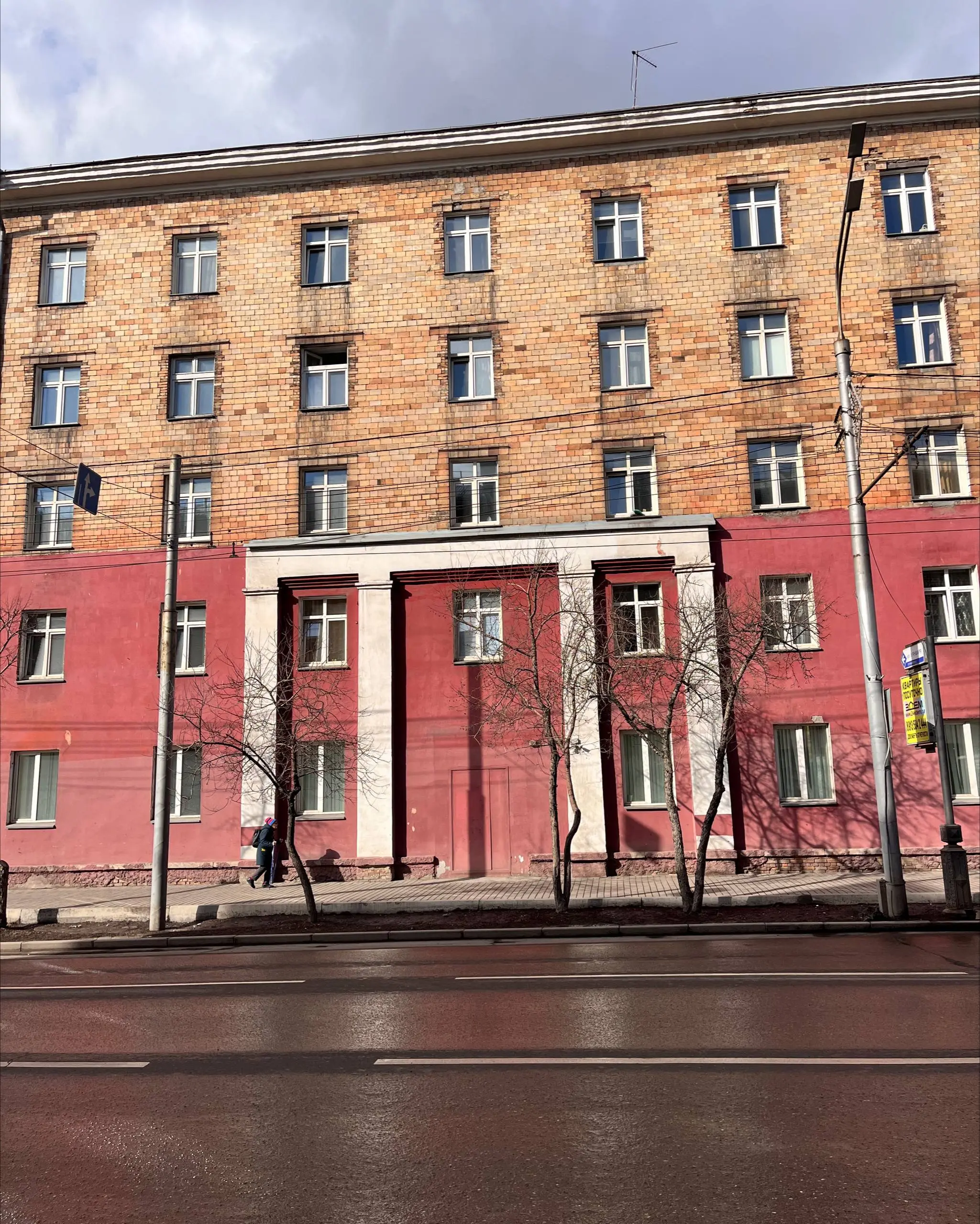 городской ретрит продолжается
чистил соцсети дома, в
гостях в Красном кресте,
у бабушки, затем с ней в
магазине, пока добавился
возврата за плохой фарш,
в общем, победа за нами 😂
что делал в Красном к... | Сетка — социальная сеть от hh.ru
