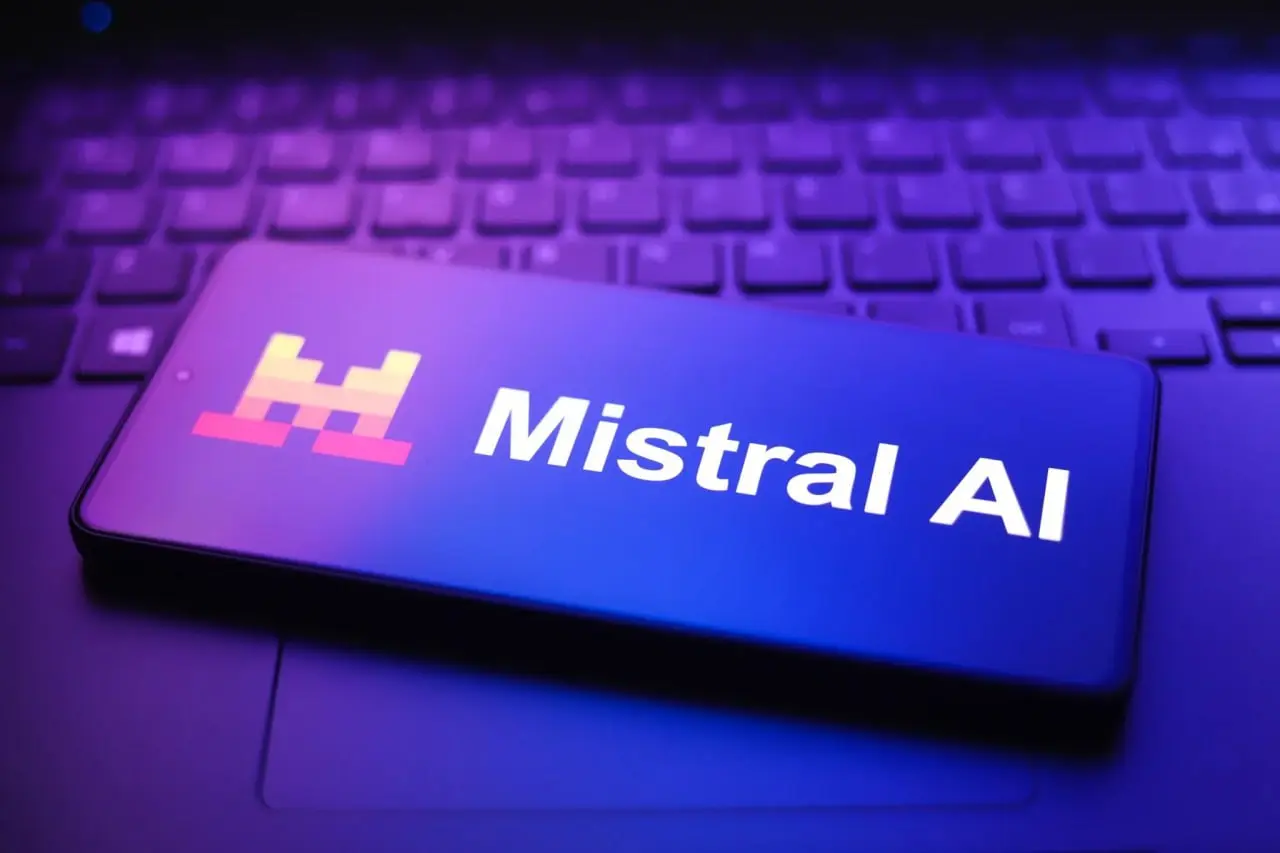🏗 Компания Mistral запускает платформу для создания пользовательских моделей
Компания Mistral анонсировала Mistral Forge на конференции Nvidia GTC и сообщила, что планирует достичь годового дохода в 1... | Сетка — социальная сеть от hh.ru
