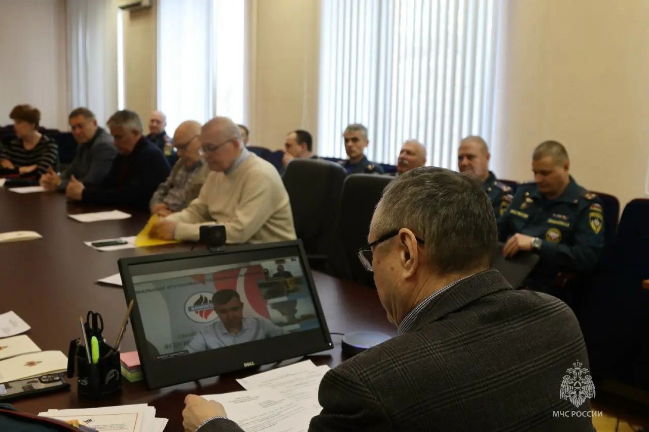 В состав научно-технического совета ВНИИПО МЧС России внесены изменения.
✍В заседании принял участие советник Министра МЧС России Юрий Журавлев | Сетка — социальная сеть от hh.ru