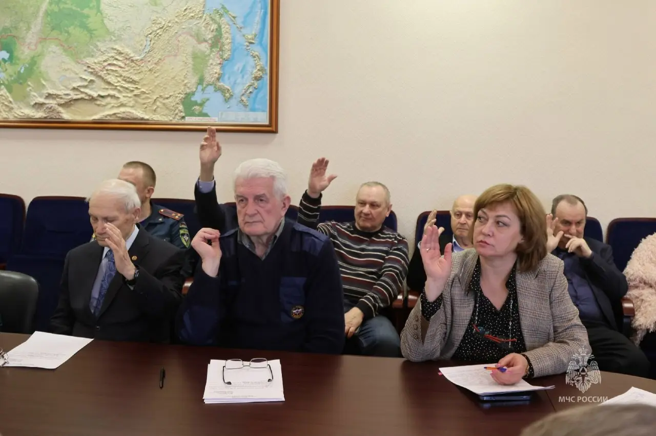 В состав научно-технического совета ВНИИПО МЧС России внесены изменения.
✍В заседании принял участие советник Министра МЧС России Юрий Журавлев | Сетка — социальная сеть от hh.ru