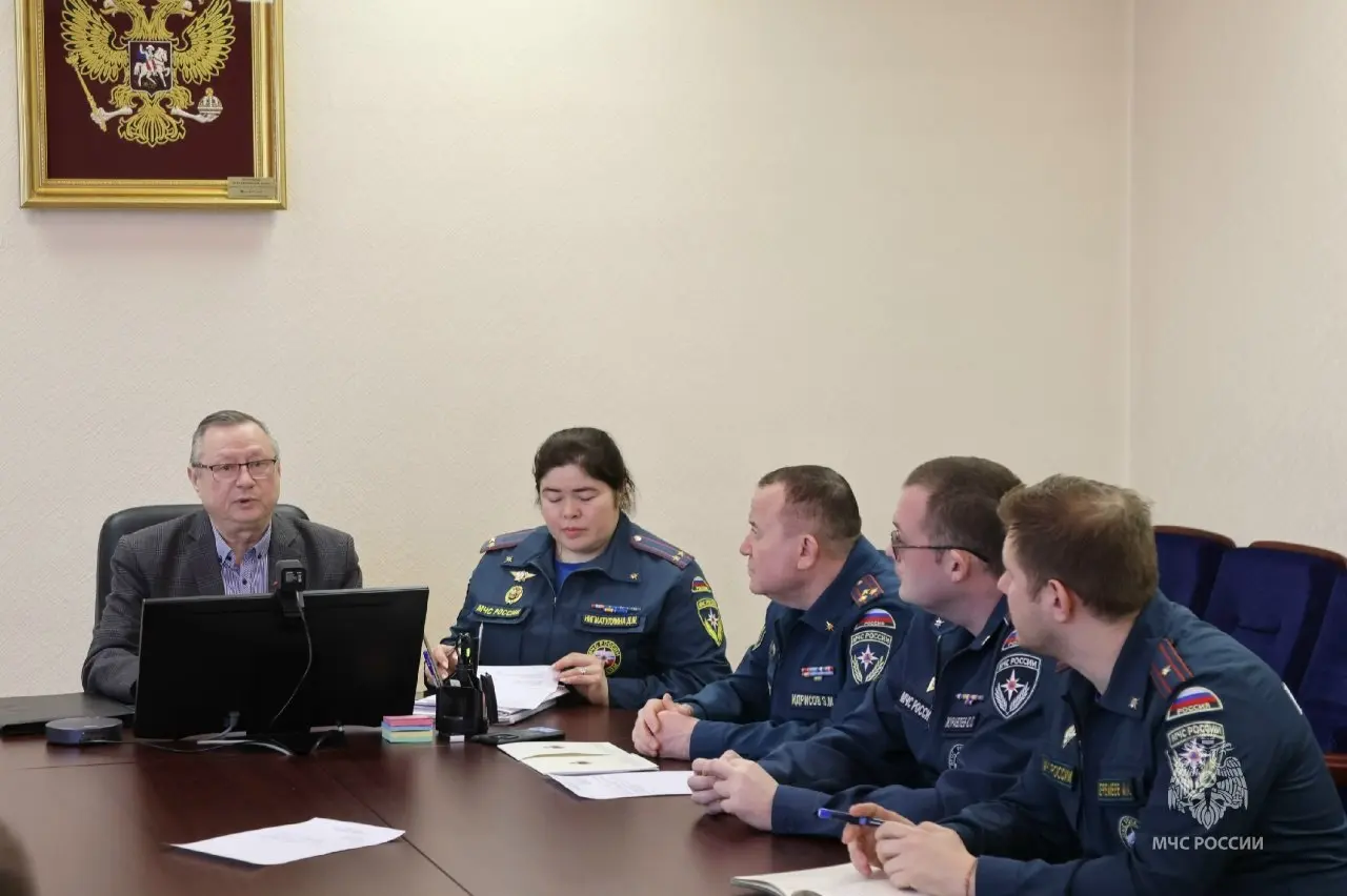 В состав научно-технического совета ВНИИПО МЧС России внесены изменения.
✍В заседании принял участие советник Министра МЧС России Юрий Журавлев | Сетка — социальная сеть от hh.ru