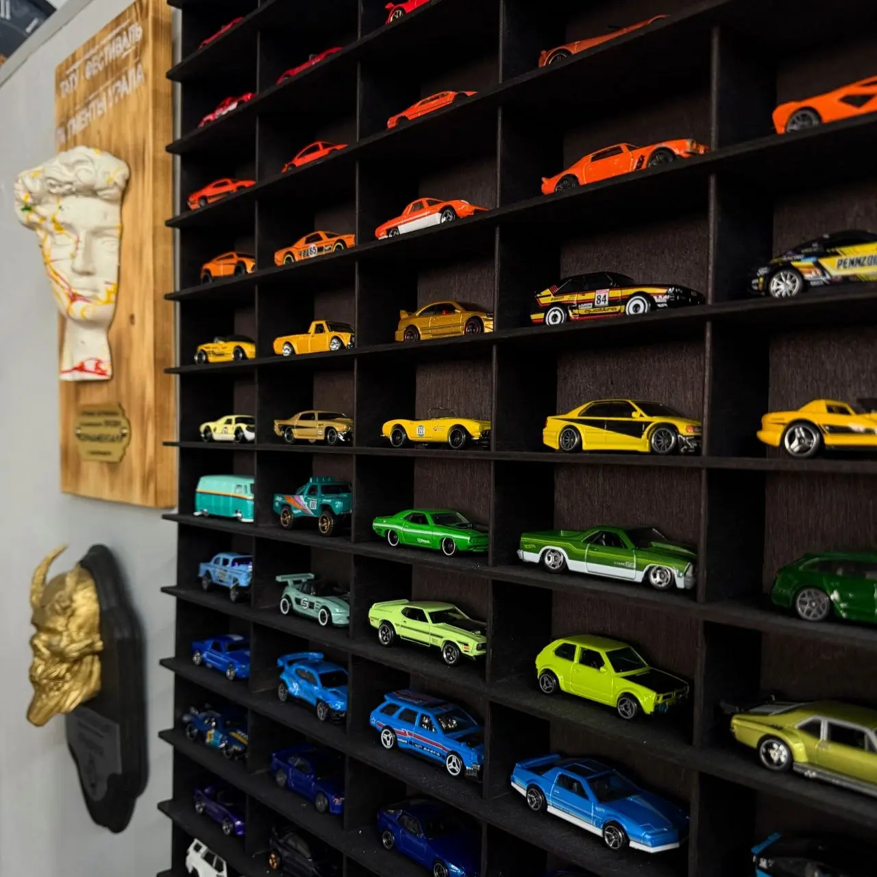 Это было больно, но оно того стоило.
Потому что результат ахерительный! Я очень довольна. Как эскизом, так и исполнением. Эскиз персональный, между прочим, авторов я выбираю именно по стилю татуировок | Сетка — социальная сеть от hh.ru