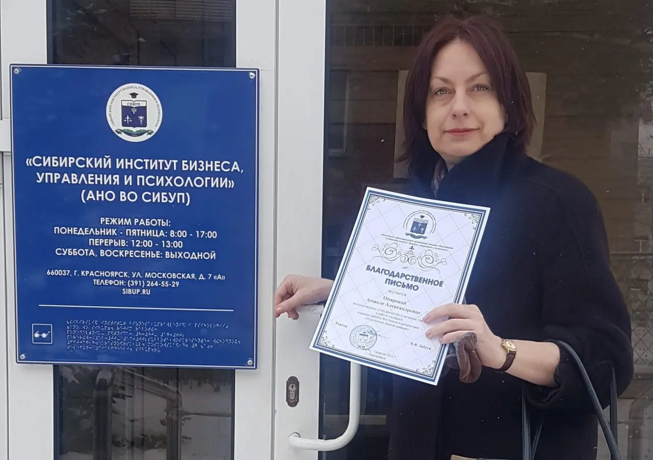 Друзья, вижу вашу активность на тему возможности почерка и по почерку, ценю ❤️😍💋.
Действительно, почерк объединяет коллег, родственников и просто людей | Сетка — социальная сеть от hh.ru