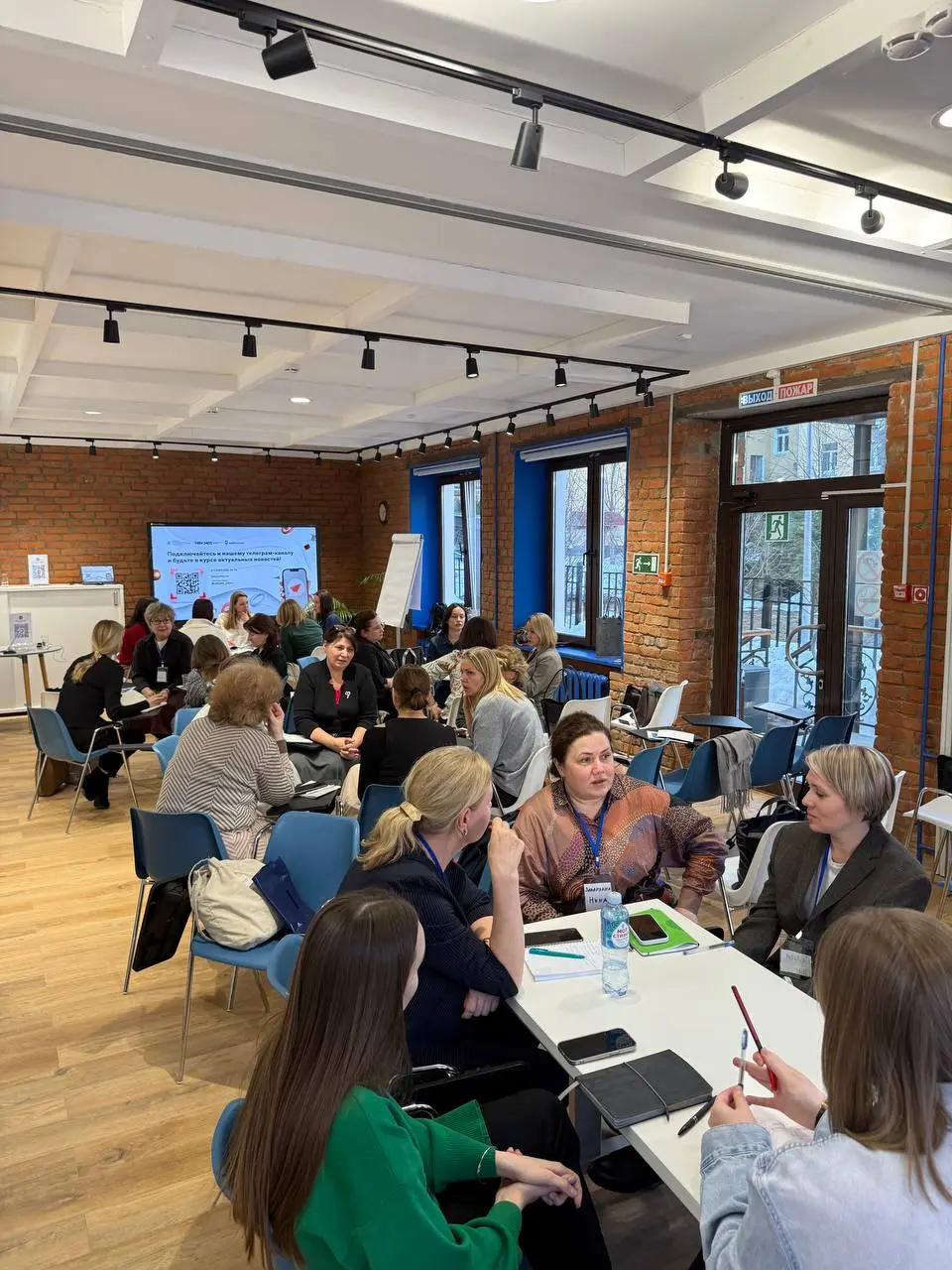 🔥 Когда «просто помочь» превращается в «сердце нараспашку» 🔥
Друзья, привет! 👋
На прошлой неделе я впервые попробовала себя в роли ментора в акселераторе «Женское дело» — совместном проекте Московског... | Сетка — социальная сеть от hh.ru