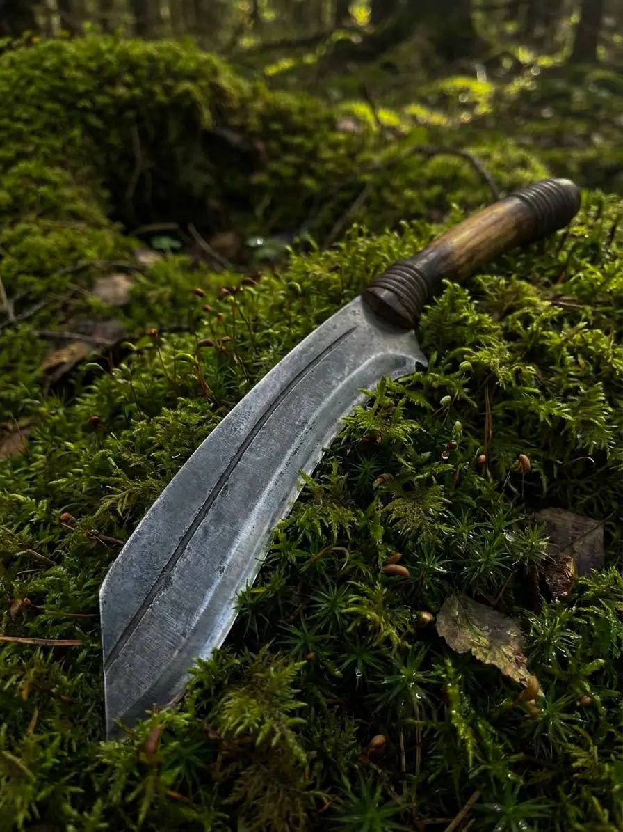 🔪Хороший нож — это продолжение руки. Это точность, контроль и уверенность в каждом движении. Он экономит время, силы и делает простые задачи действительно простыми.
Можно обойтись без многого | Сетка — социальная сеть от hh.ru