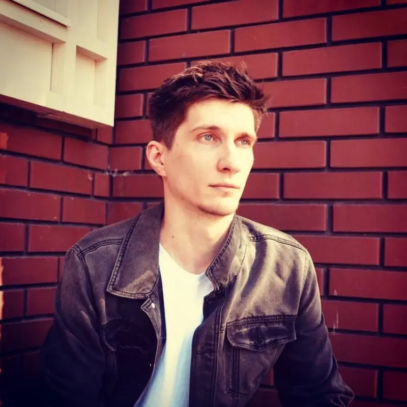 Александр Макаров