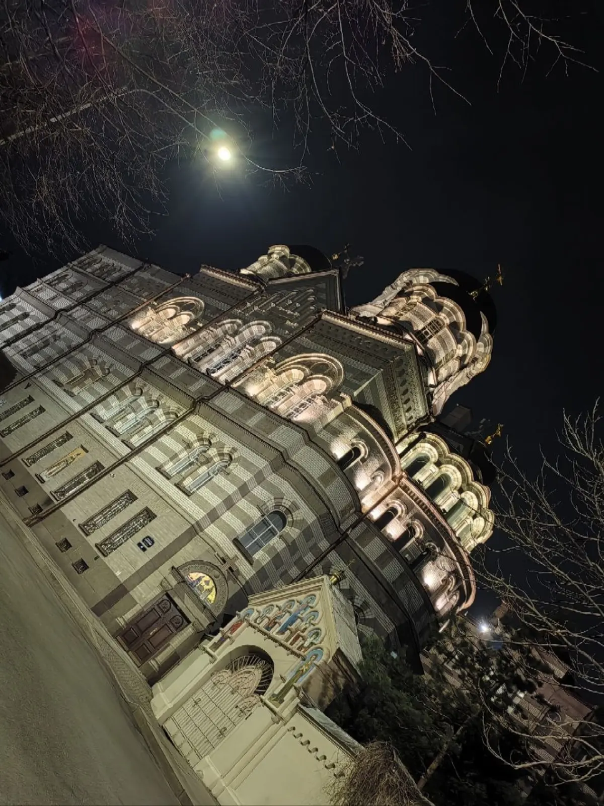 Знаете, всё-таки мне нравятся люди, которые улыбаются и открыты. В этом и есть настоящая магия…
Я хочу потихоньку начинать писать здесь о личном. О том, что внутри, а не только о том, что вокруг | Сетка — социальная сеть от hh.ru