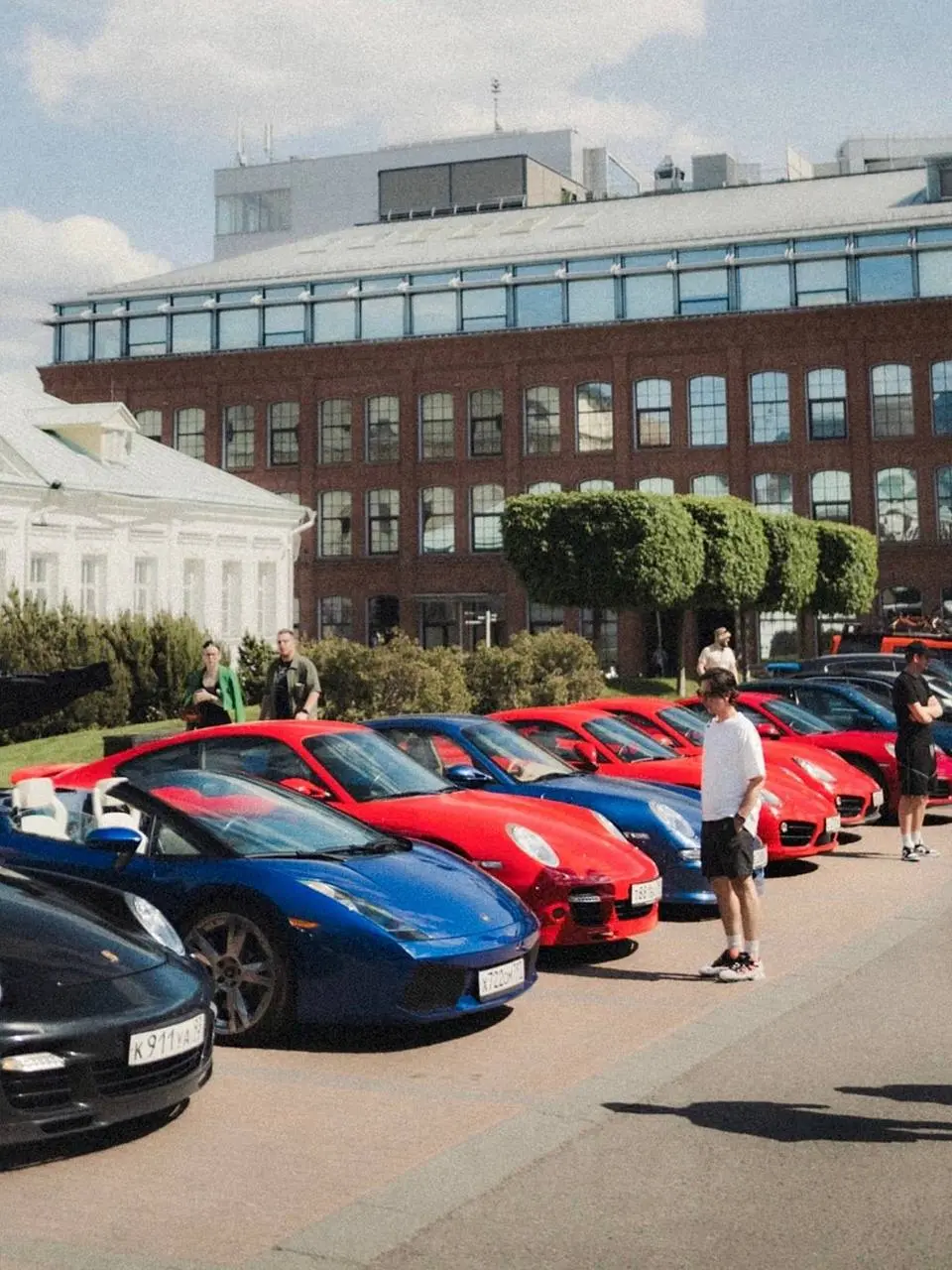 🏎 Бесплатная выставка спортивных авто пройдет в Москве
29 марта 16:00
Вы увидите яркие и мощные автомобили, а также сможете пообщаться с их владельцами и сделать классные кадры
▫️Вход свободный
📍Тимур... | Сетка — социальная сеть от hh.ru