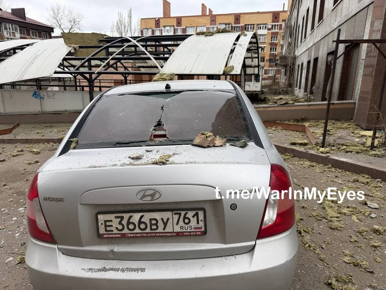 Последствия прилета ударного БПЛА самолетного типа в Ворошиловском районе Донецка сегодня днем | Сетка — социальная сеть от hh.ru