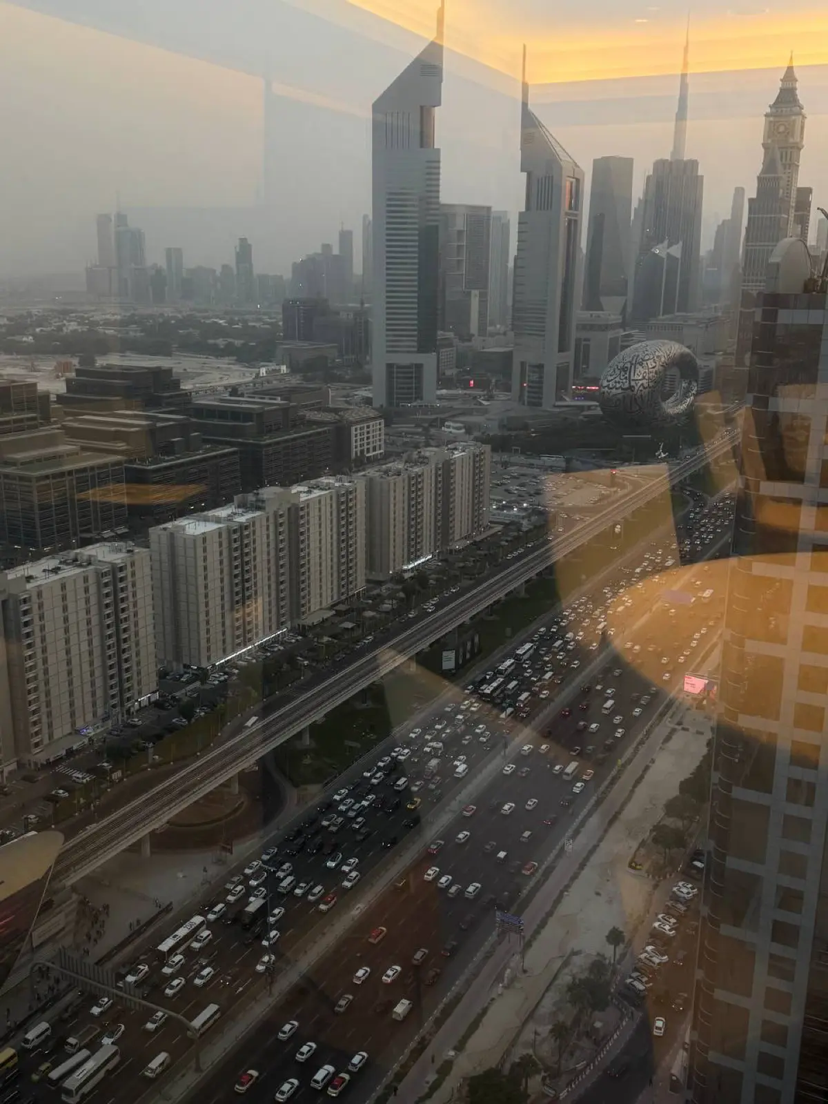 После нескольких месяцев работы рекрутером в Дубае я принял решение вернуться в Москву, и хочу поделиться этим опытом
Работа в международной среде стала для меня важным этапом профессионального роста | Сетка — социальная сеть от hh.ru