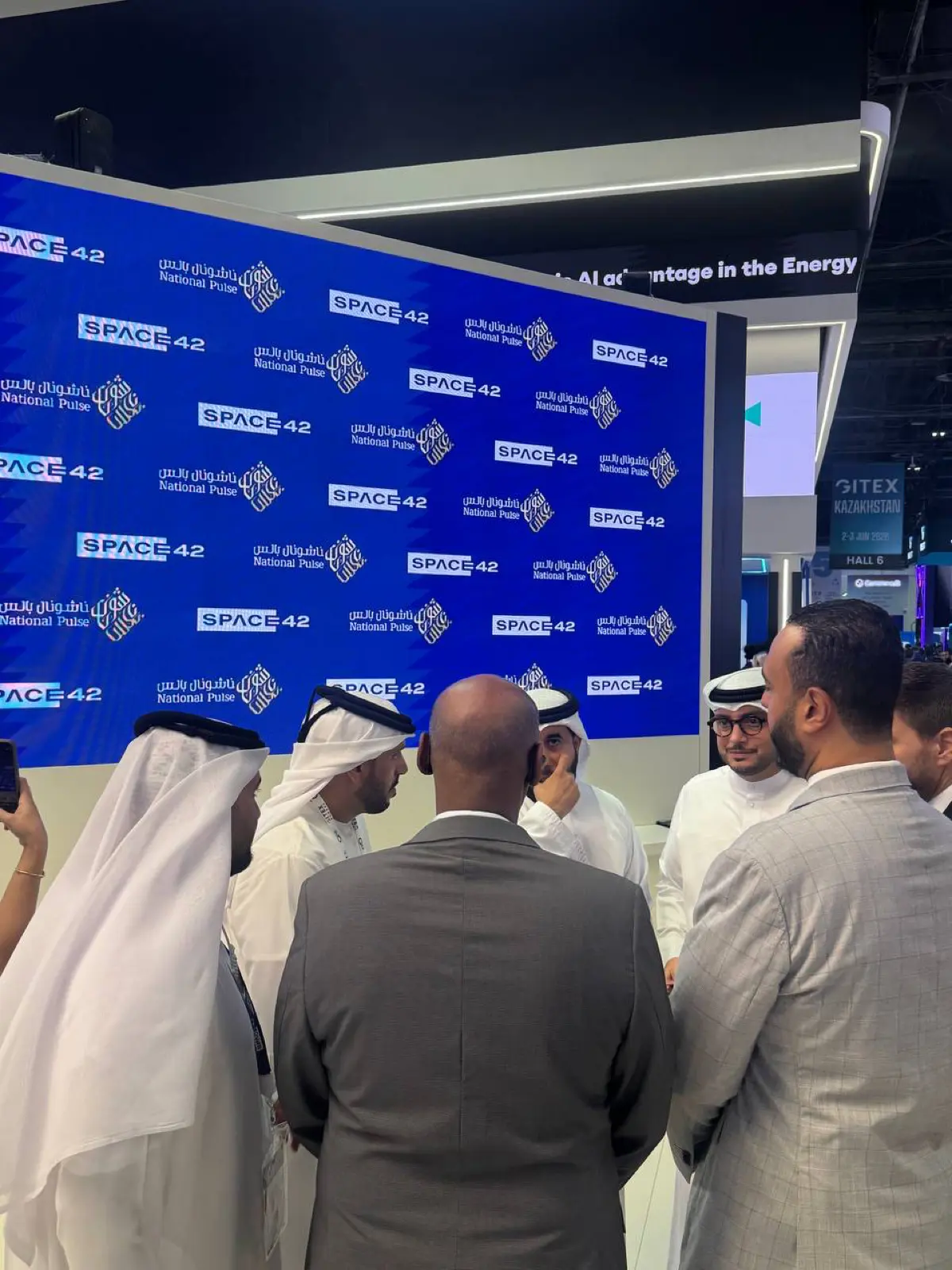 После нескольких месяцев работы рекрутером в Дубае я принял решение вернуться в Москву, и хочу поделиться этим опытом
Работа в международной среде стала для меня важным этапом профессионального роста | Сетка — социальная сеть от hh.ru