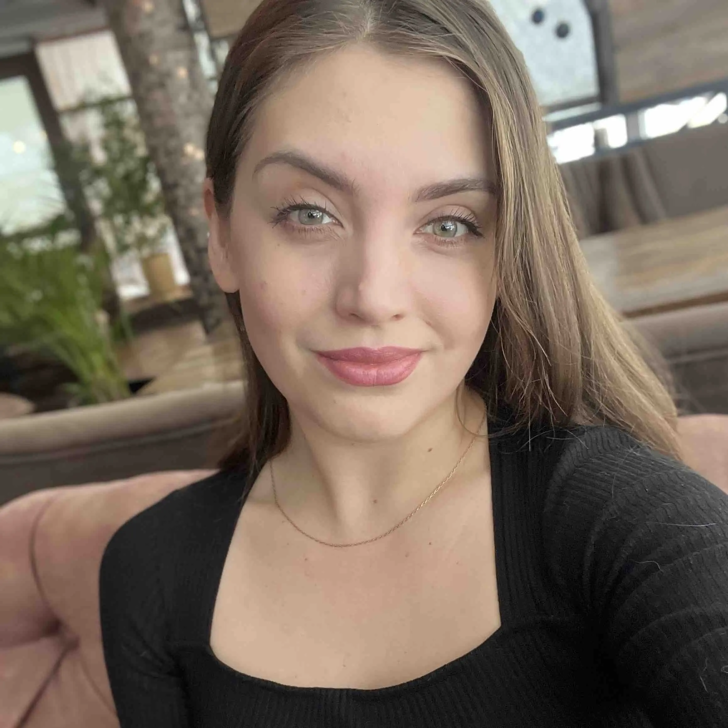 Яна Ястребова