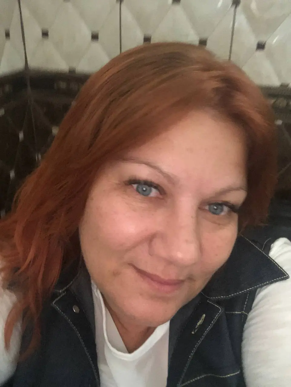 Сегодня не будет поста об энергиях дня, а просто небольшая история обо мне🤩
Меня зовут Светлана Капанга Мабика. Мне 45. У меня двое взрослых детей и муж-африканец | Сетка — социальная сеть от hh.ru