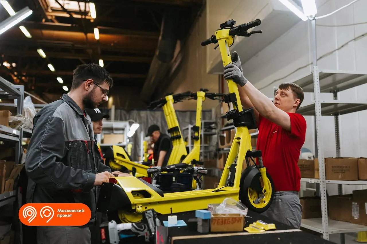 На заводе «Москвич» теперь собирают электросамокаты Яндекса, сообщил Дептранс столицы
Яндекс Go вместе с технокластером «Москвич» и Дептрансом Москвы запустили пилотный проект по локализации сборки ср... | Сетка — социальная сеть от hh.ru