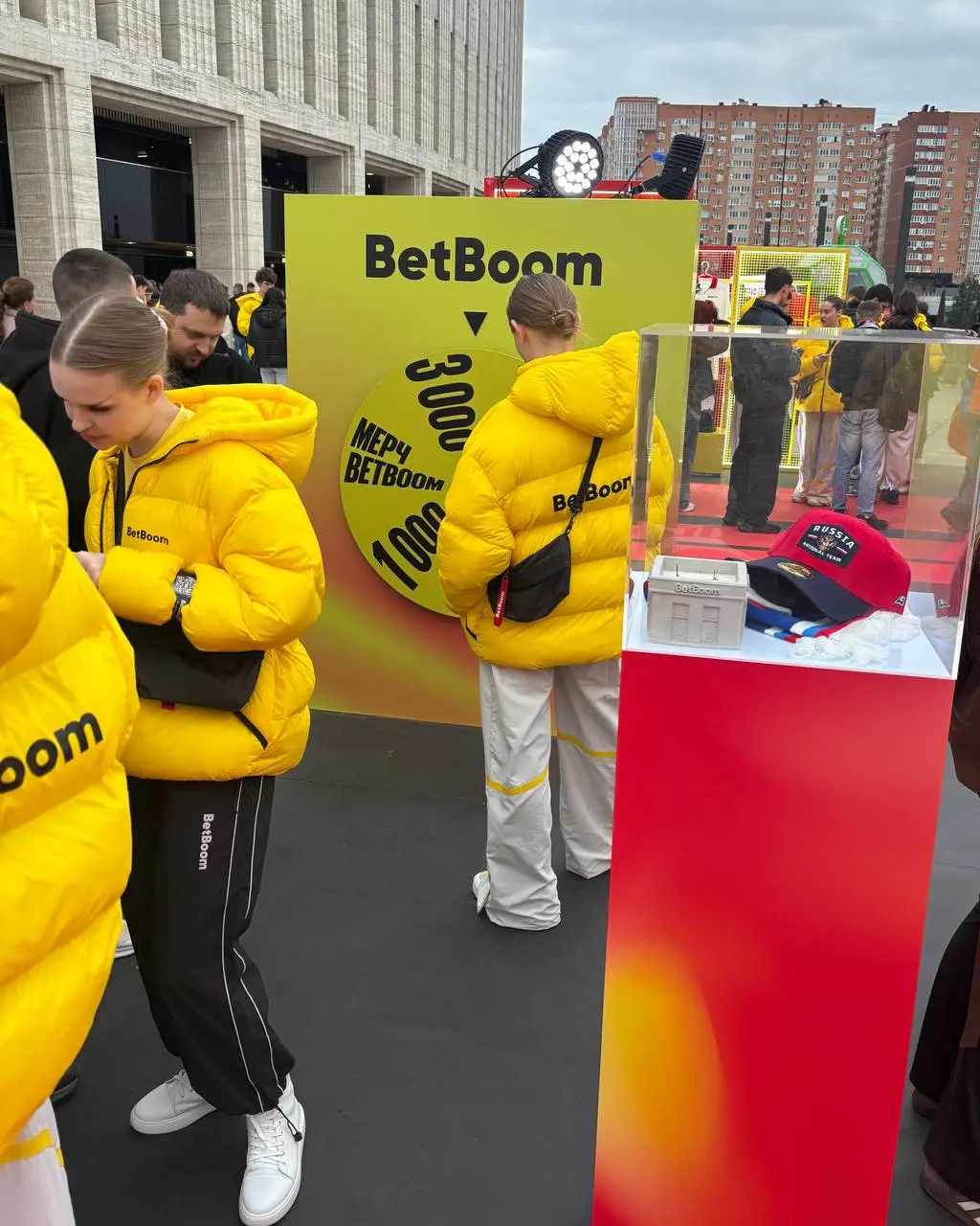 ⚽️ Стратегия BetBoom — дать болельщикам максимум!
Обзор активаций на матчах сборной России. Контекст:
*Вчера сборная играла в Краснодаре, 31-го — в Питере. В городах топ-активов WINLINE | Сетка — социальная сеть от hh.ru