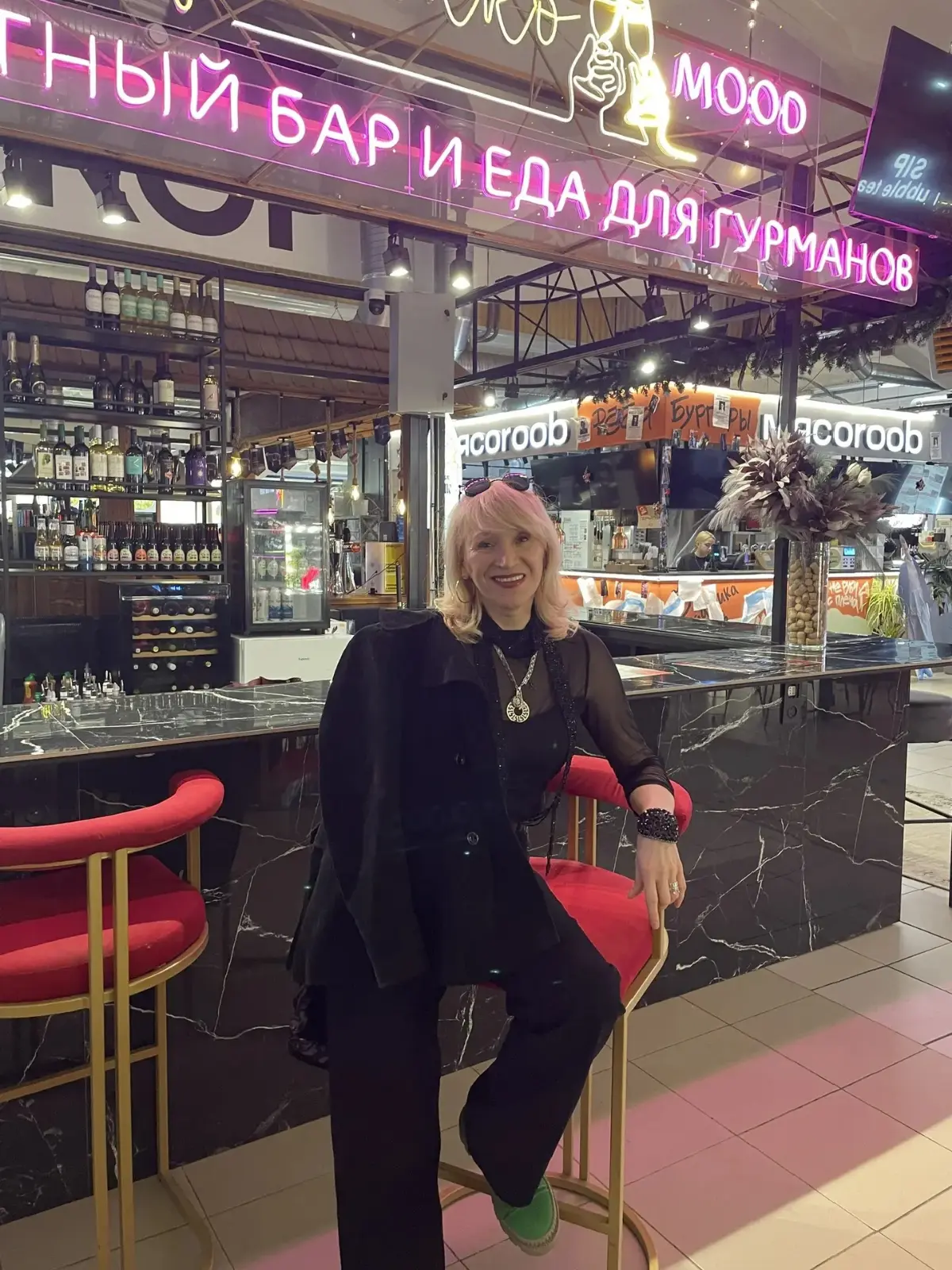 "Моя эмпатия — это не бремя, а мой главный дар. Счастье чувствовать этот мир на максимальной громкости.                                  
Я не просто сочувствую, я сопереживаю | Сетка — социальная сеть от hh.ru
