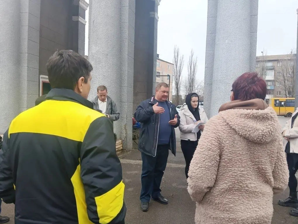 Енакиево:
Из серии, встречи с людями 😁
Комментировать, только портить | Сетка — социальная сеть от hh.ru