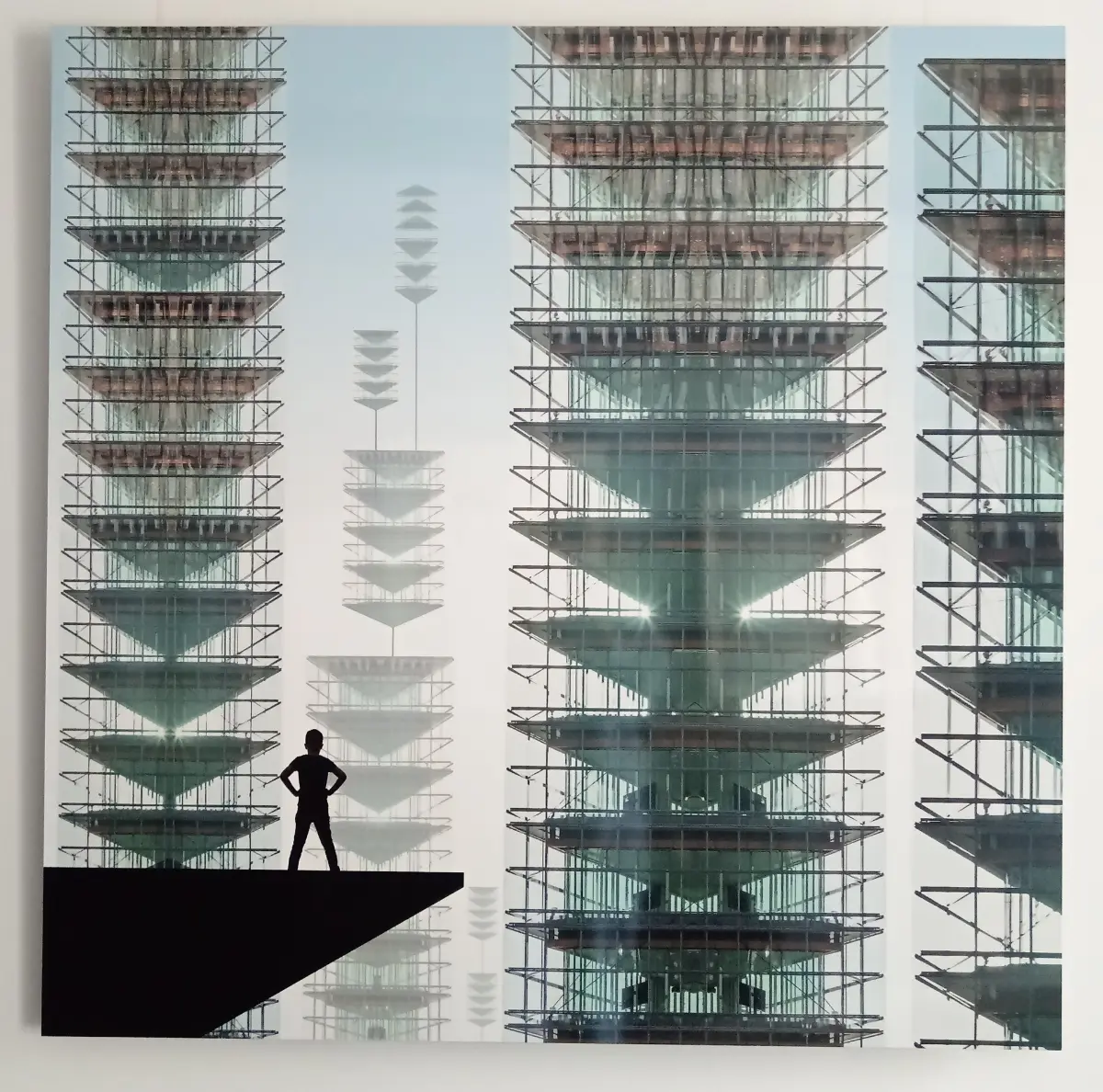 Понимаю, здесь принято писать о KPI, кейсах и масштабных достижениях. Не хочу быть банальной: я довольна своей работой и регалиями, они - мой фундамент | Сетка — социальная сеть от hh.ru