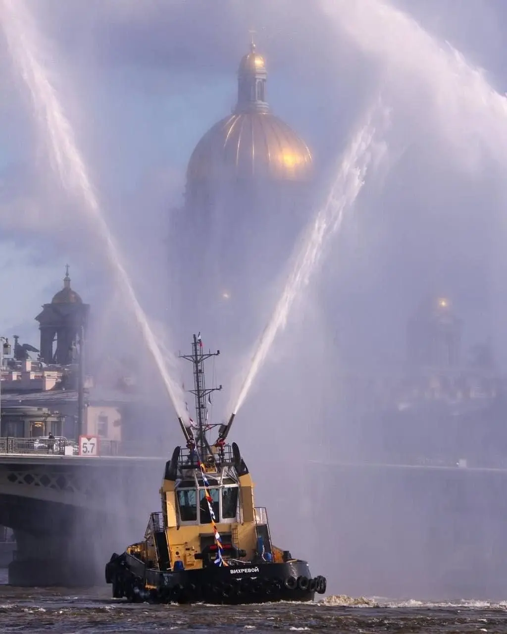 🚢 Фестиваль ледоколов возвращается в Петербург
С 1 по 3 мая на набережной Лейтенанта Шмидта пройдёт традиционный фестиваль ледоколов | Сетка — социальная сеть от hh.ru