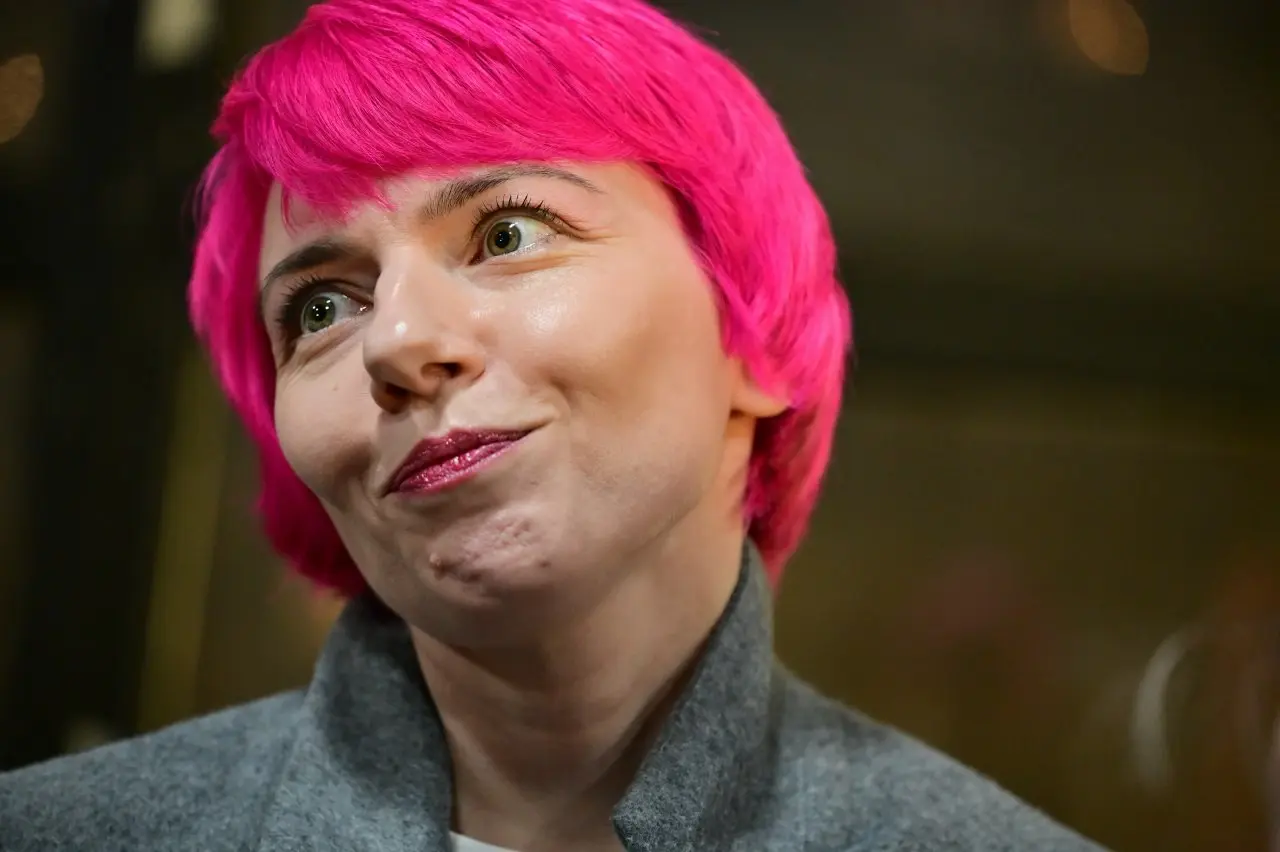 В сторону серьёзные щи, давайте посмеёмся! Вот так нас застала врасплох камера Вячеслава Кобзева, и если он думал, что мы отсеем или забракуем эти снимки, значит он нас ещё плохо знает 😁 Спасибо! В ка... | Сетка — социальная сеть от hh.ru