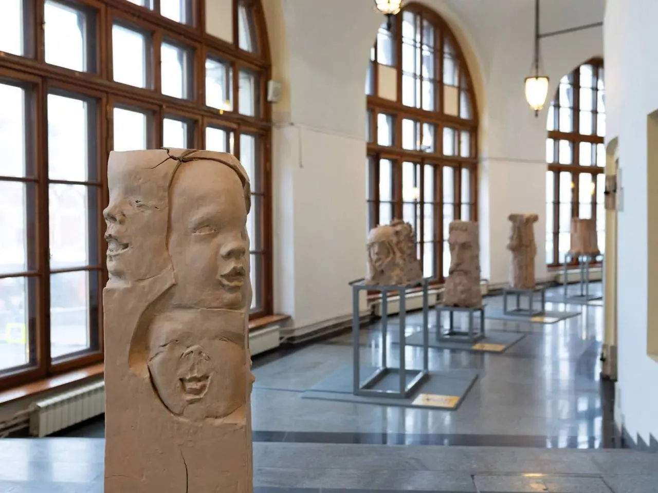 🖼️ Бесплатная выставка, о которой мало кто знает
Пн-Вс 10:00–22:00
В боковых галереях Гостиного двора проходит необычная выставка скульптур Ярослава Бородина | Сетка — социальная сеть от hh.ru