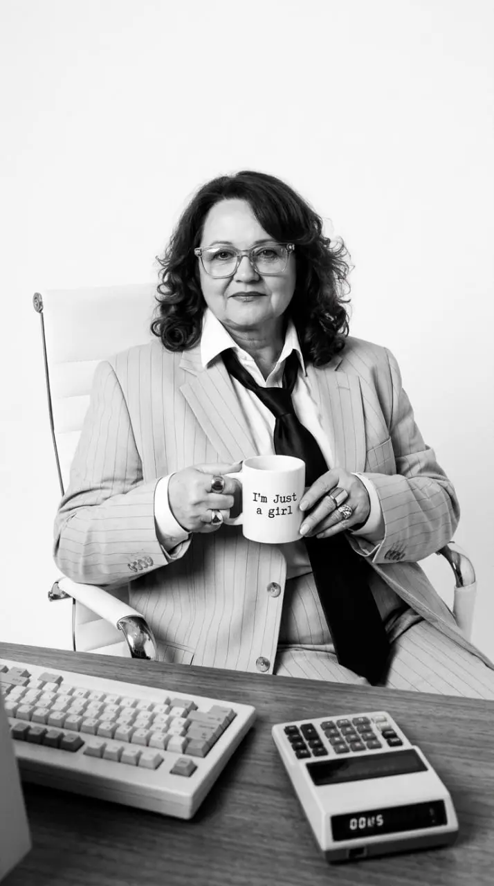 ✨ Фотосессия в ночнушке у себя дома — без фотографа и выхода из квартиры
Представьте: вечер, вы в своей любимой ночной рубашке, мягкий свет от лампы…
и у вас уже настоящая стильная фотосессия 📸
Без сб... | Сетка — социальная сеть от hh.ru