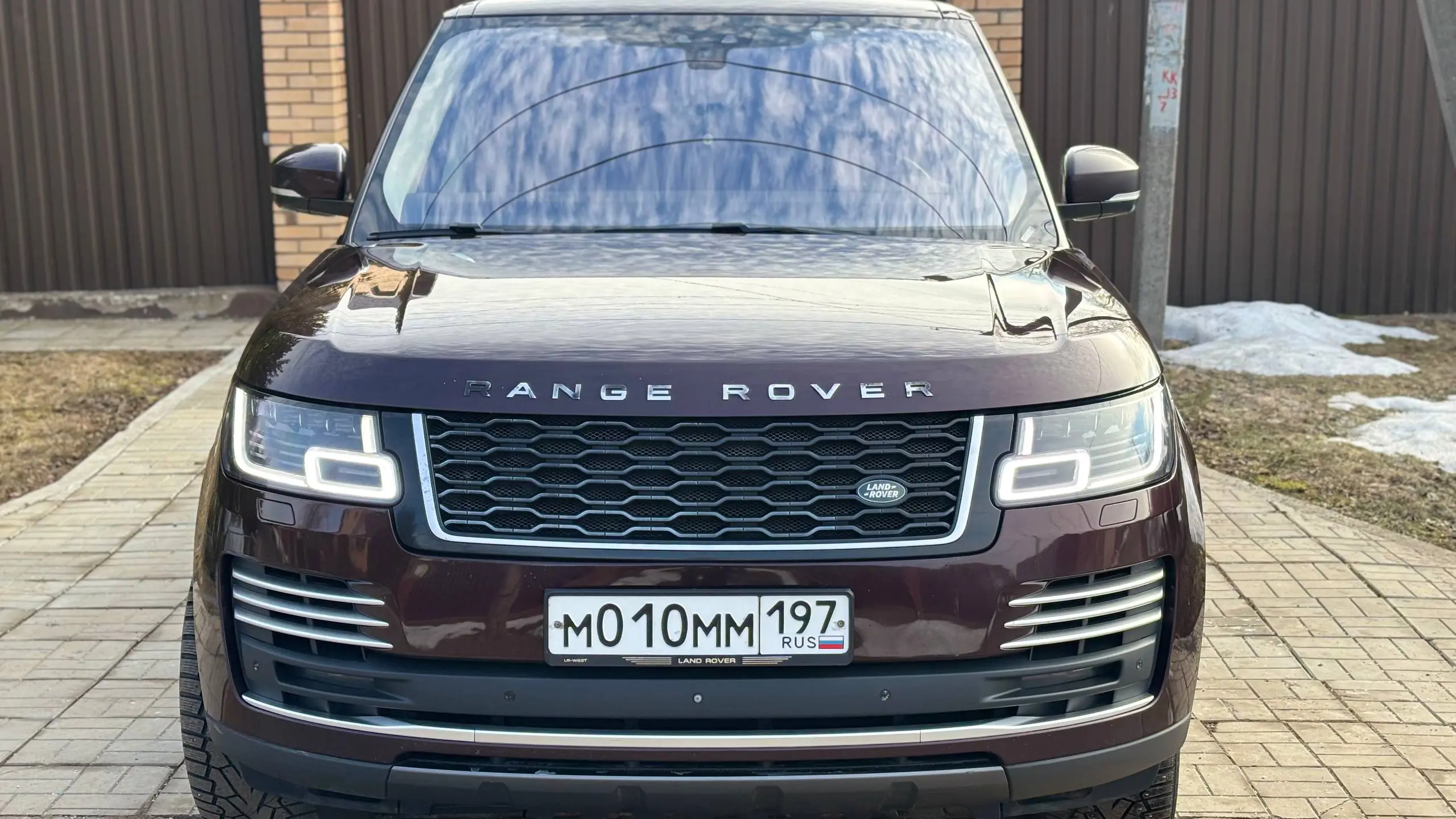 🔥 Range Rover 5.0 Autobiography. Таких почти не осталось
Приехал на комиссию очень редкий экземпляр.
Range Rover 2018 года,
двигатель 5.0 / 525 л.с. — тот самый компрессор.
Сразу по фактам | Сетка — социальная сеть от hh.ru
