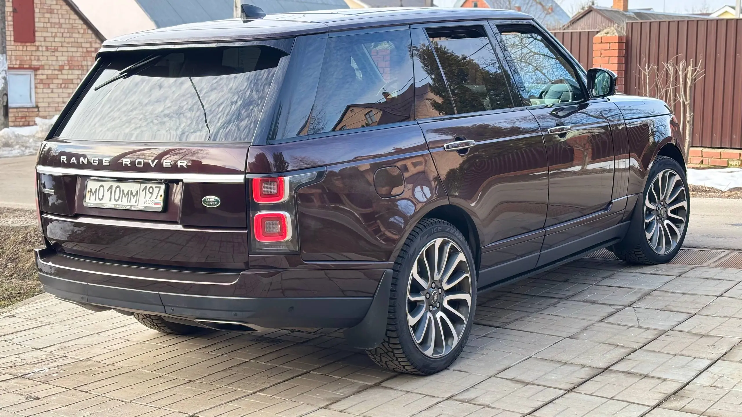 🔥 Range Rover 5.0 Autobiography. Таких почти не осталось
Приехал на комиссию очень редкий экземпляр.
Range Rover 2018 года,
двигатель 5.0 / 525 л.с. — тот самый компрессор.
Сразу по фактам | Сетка — социальная сеть от hh.ru