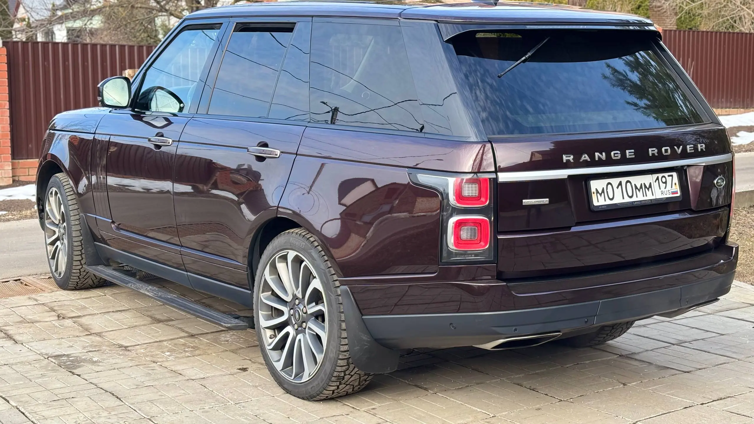 🔥 Range Rover 5.0 Autobiography. Таких почти не осталось
Приехал на комиссию очень редкий экземпляр.
Range Rover 2018 года,
двигатель 5.0 / 525 л.с. — тот самый компрессор.
Сразу по фактам | Сетка — социальная сеть от hh.ru