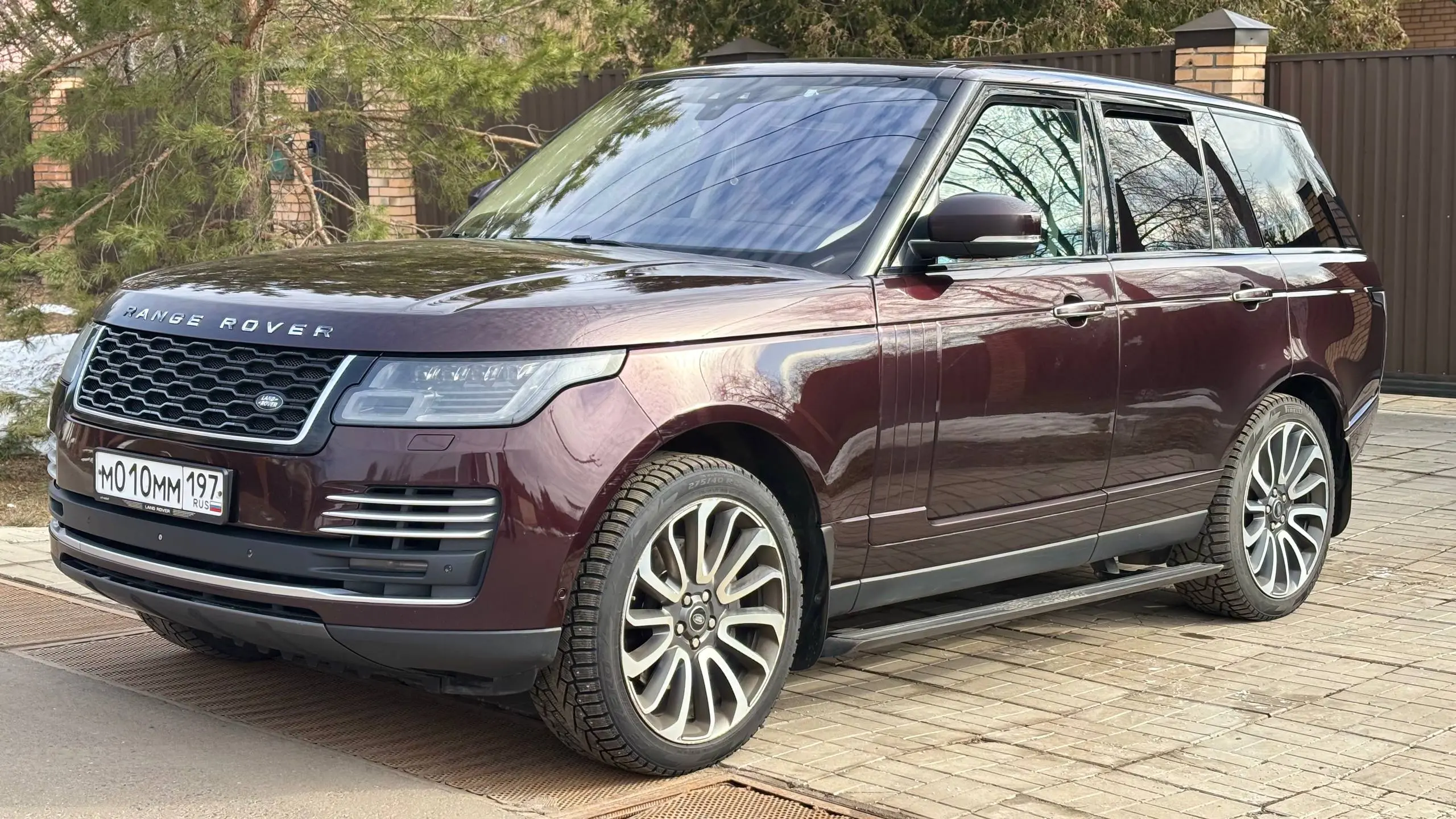 🔥 Range Rover 5.0 Autobiography. Таких почти не осталось
Приехал на комиссию очень редкий экземпляр.
Range Rover 2018 года,
двигатель 5.0 / 525 л.с. — тот самый компрессор.
Сразу по фактам | Сетка — социальная сеть от hh.ru