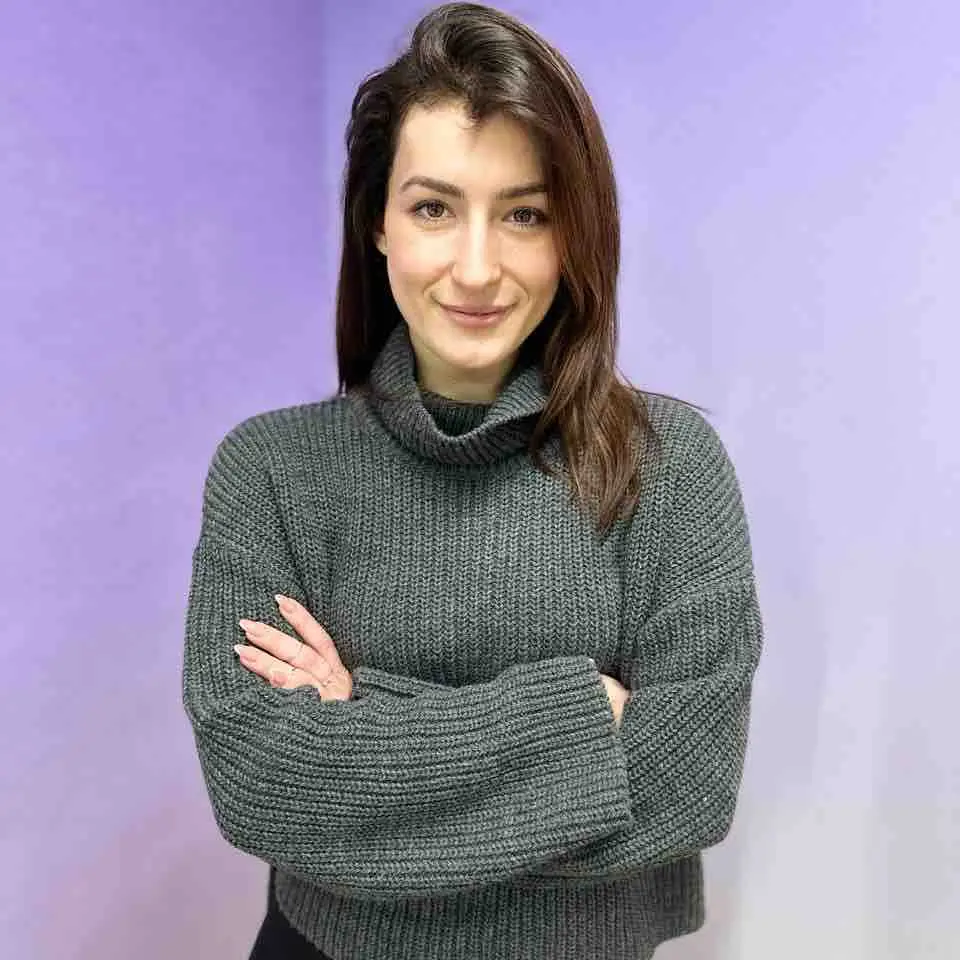 Анна Суровова