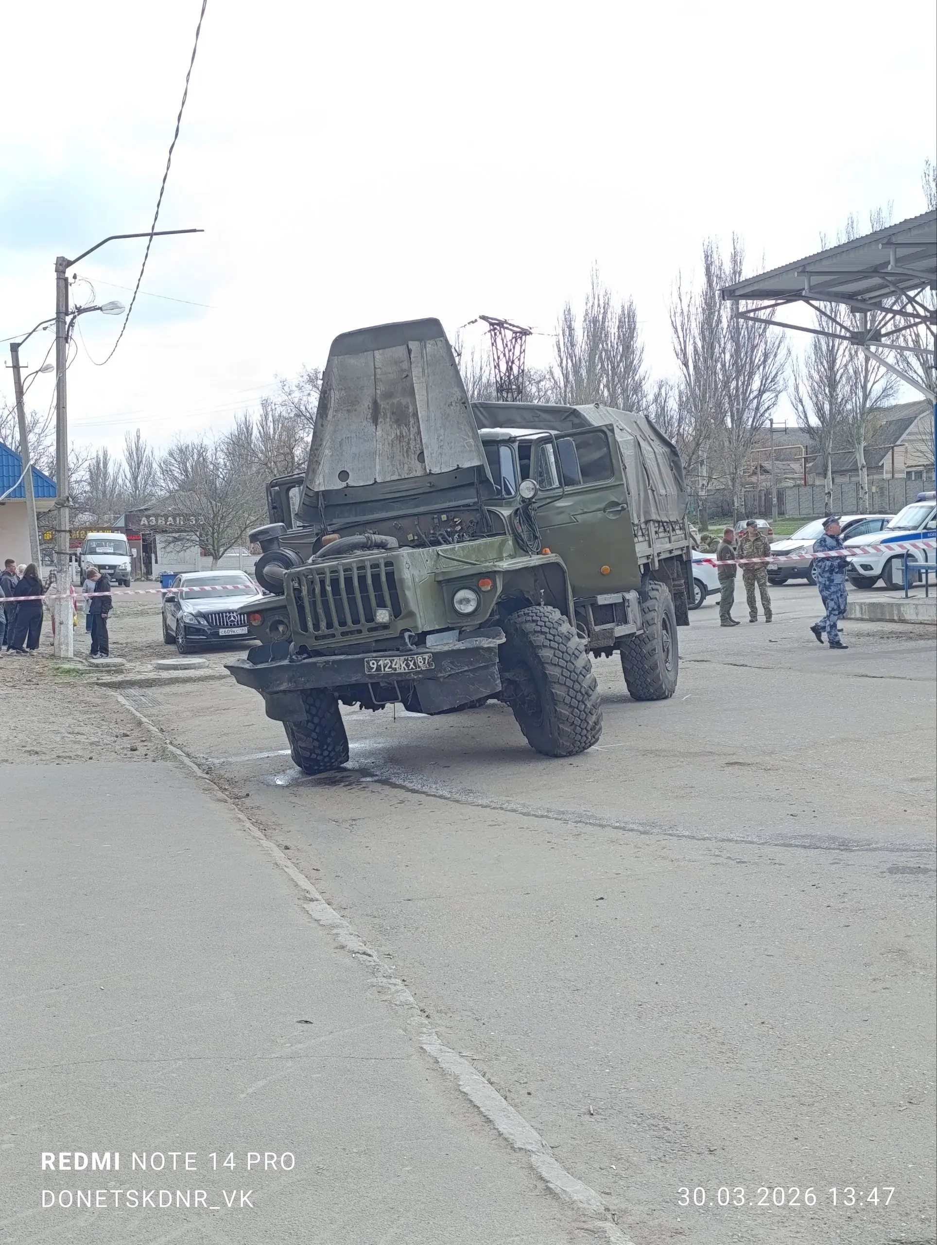 Полуофициально,Урал зацепил Славуту на повороте и от удара поехал на автостанцию | Сетка — социальная сеть от hh.ru