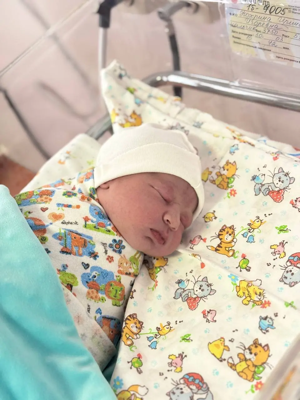 Целый год как одно мгновенье
Невозможно быстро летит время | Сетка — социальная сеть от hh.ru