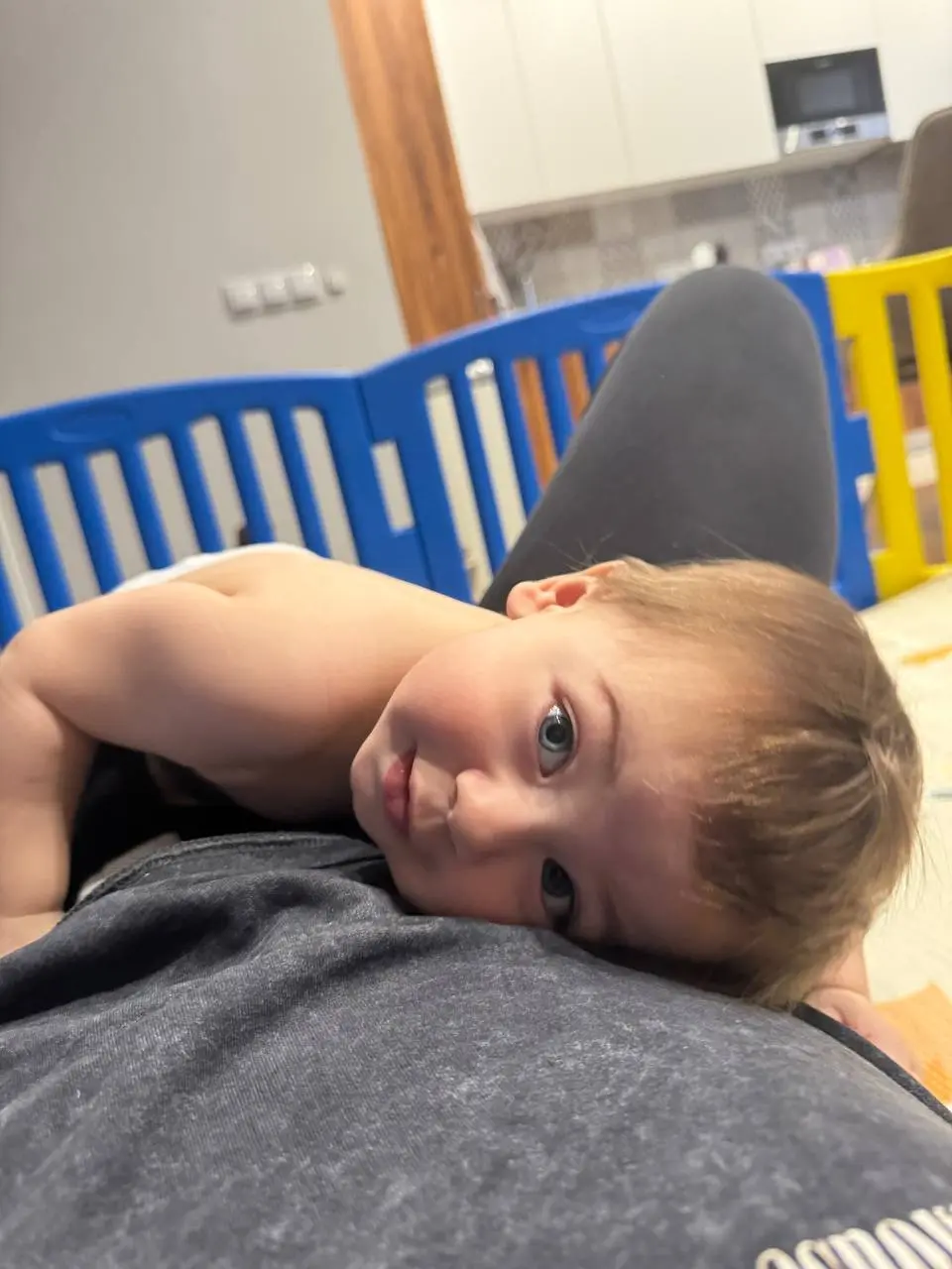 Целый год как одно мгновенье
Невозможно быстро летит время | Сетка — социальная сеть от hh.ru