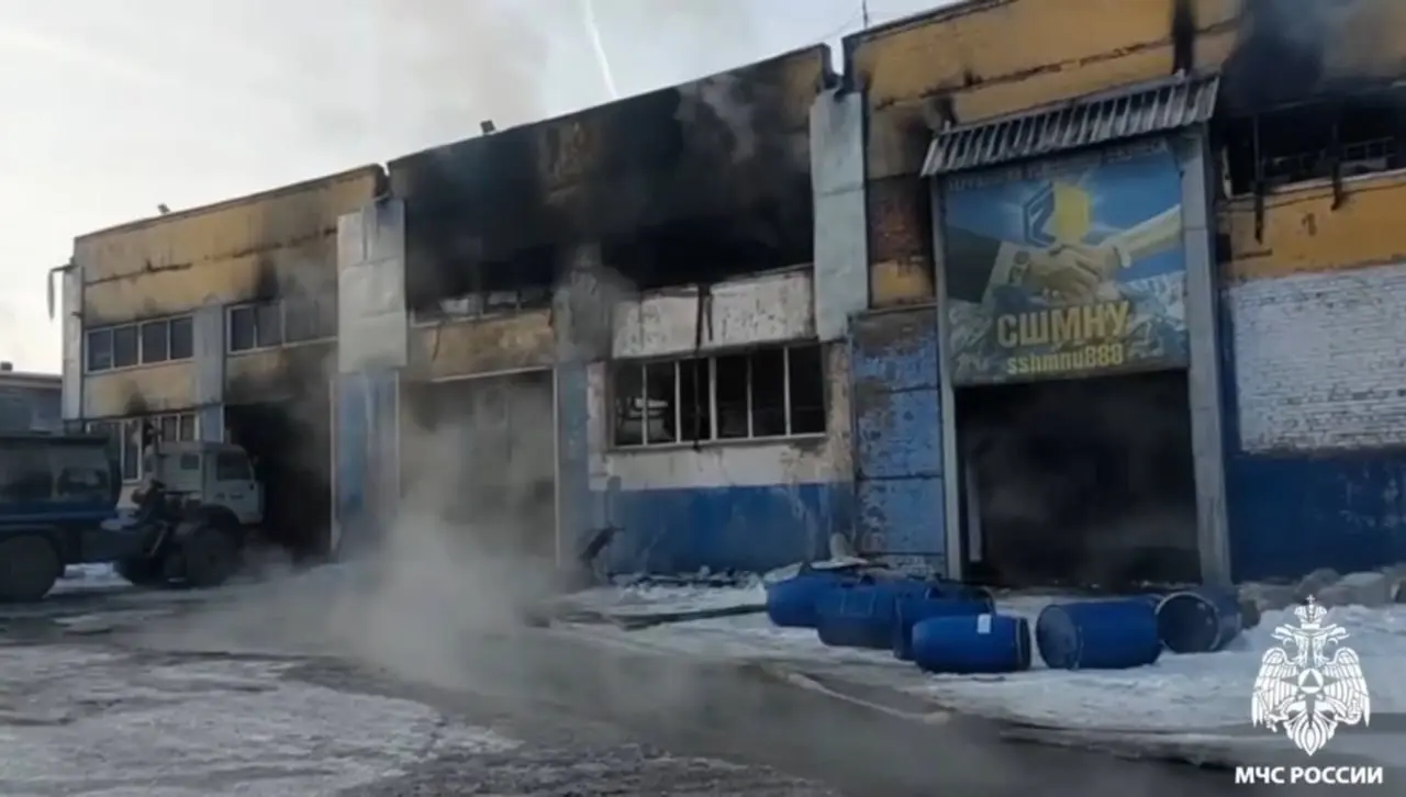 В Новокузнецке рабочий рискует лишиться свободы за то, что спалил целый цех, склад и гараж — ущерб превысил 88 млн рублей
19 декабря 2024 года 47-летний работник резал металл угловой шлифовальной маши... | Сетка — социальная сеть от hh.ru
