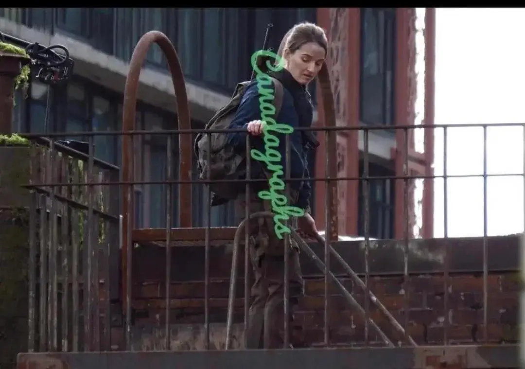 Фото со съёмок третьего сезона The Last of Us. | Сетка — социальная сеть от hh.ru