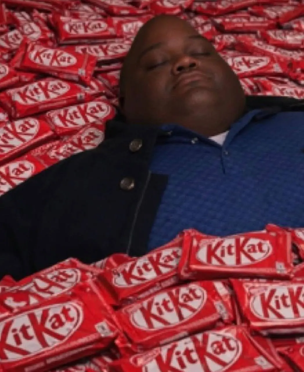✍️В Европе угнали грузовик с 12 тоннами шоколадок KitKat. Внутри фуры было 414 тысяч тех самых шоколадок-болидов, которые KitKat сделал в коллабе с Формулой-1 | Сетка — социальная сеть от hh.ru