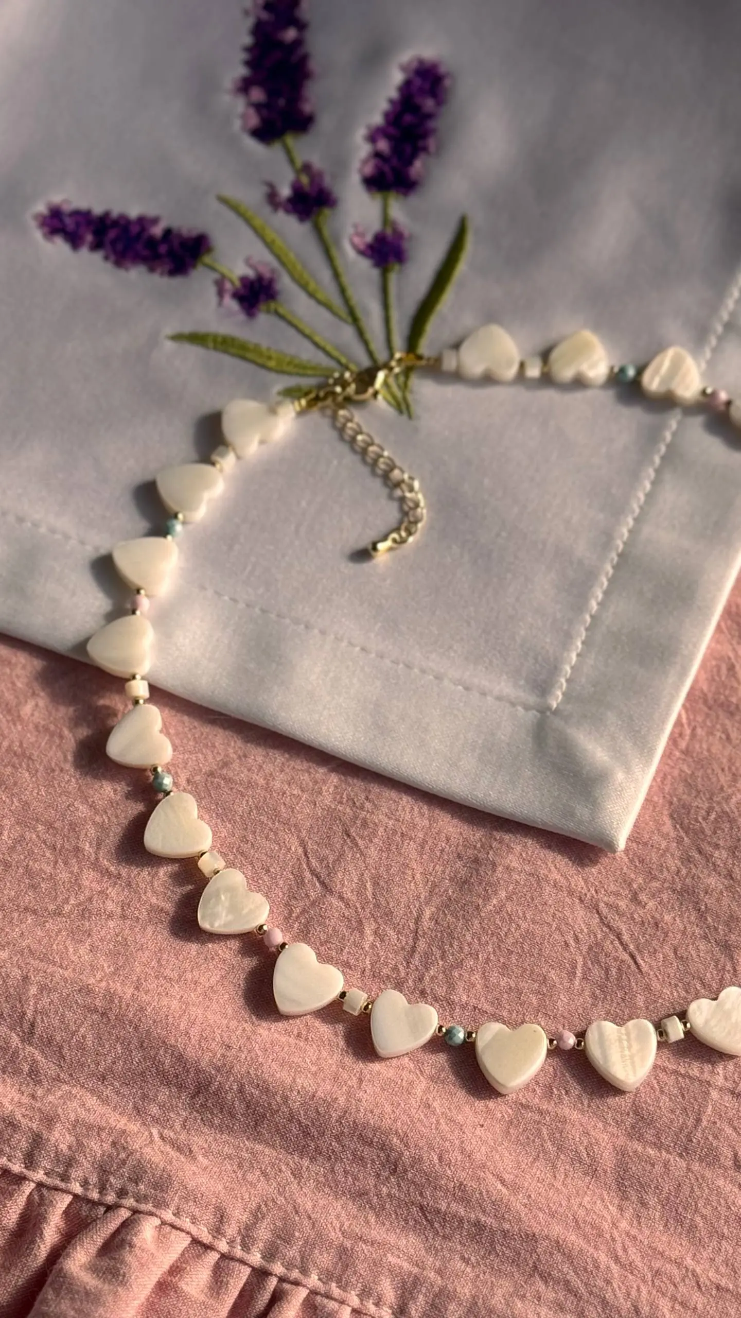 Весна🌿
Вдохновение✨
Нежность🕊️
Солнышко☀️
Колье с клубничками 🍓
Длина 39 см+5 см цепочка.
Стоимость 3200🌿 | Сетка — социальная сеть от hh.ru